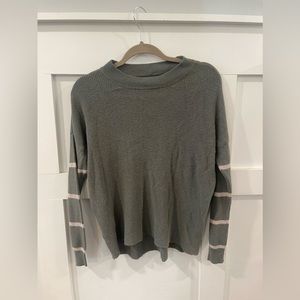 American Eagle Long Sleeve Top